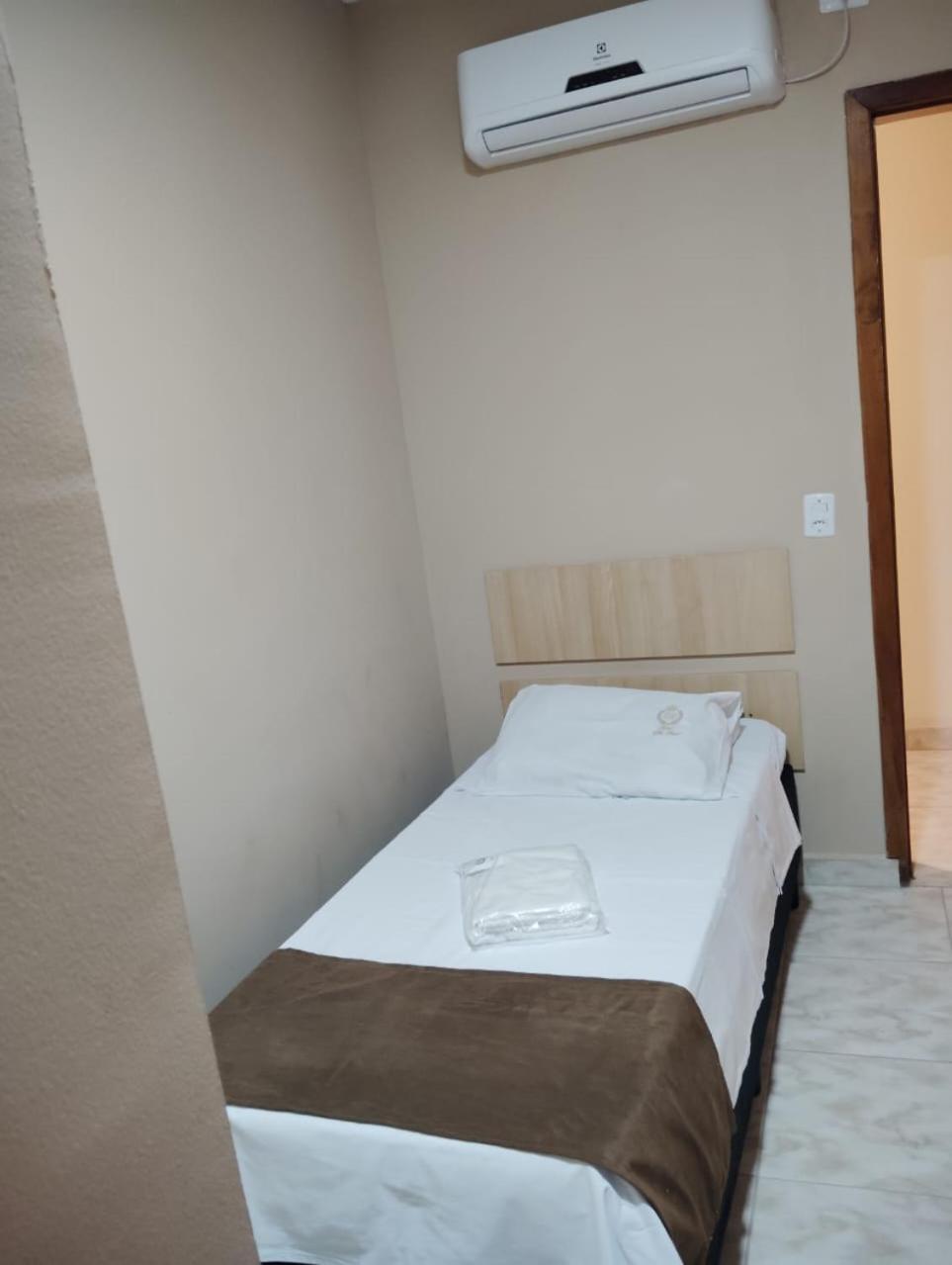 גווארולוס Attriun Hotel מראה חיצוני תמונה