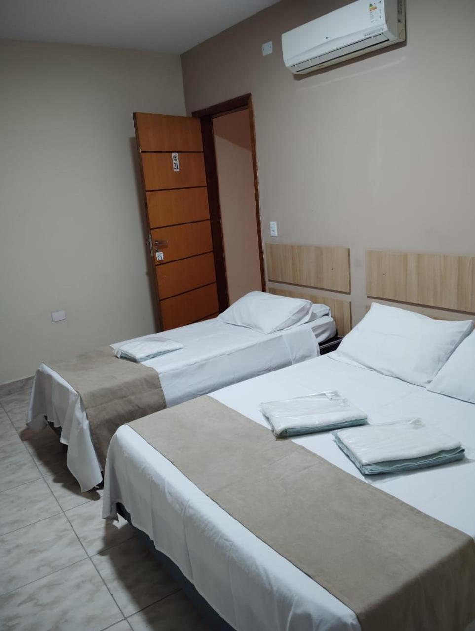 גווארולוס Attriun Hotel מראה חיצוני תמונה