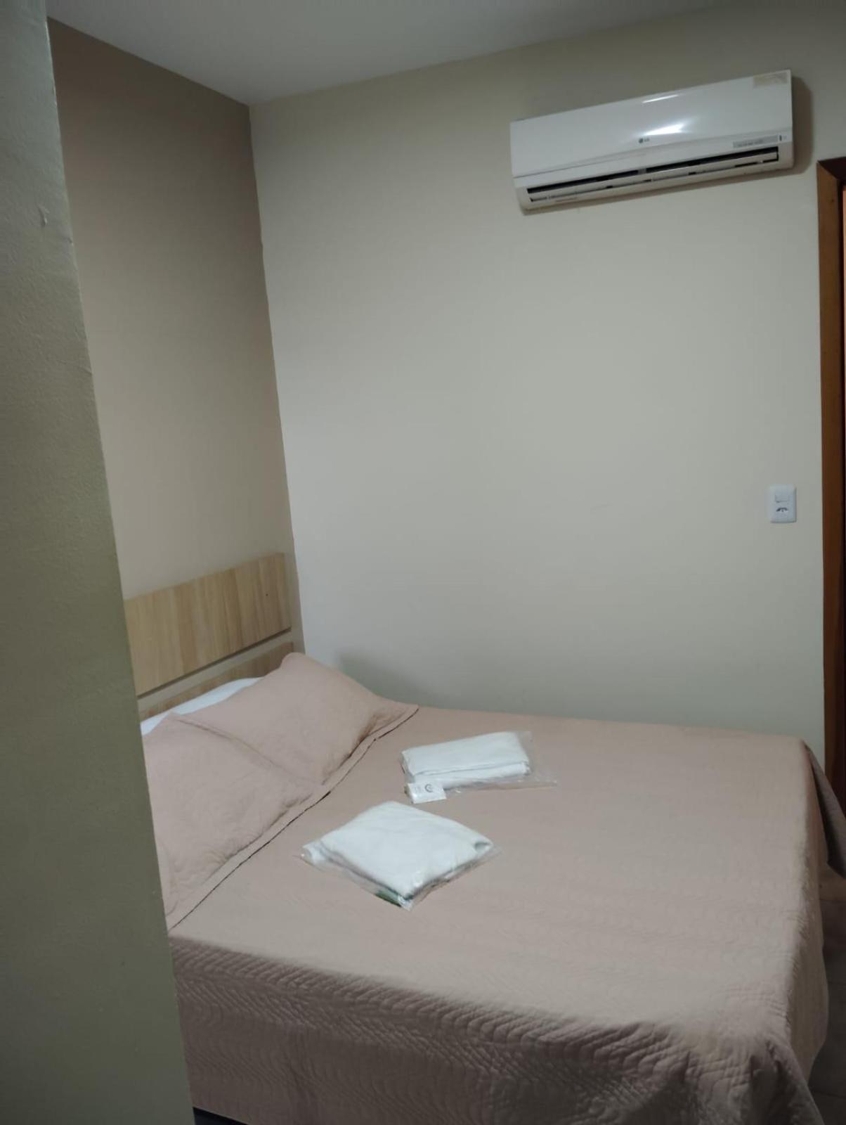 גווארולוס Attriun Hotel מראה חיצוני תמונה