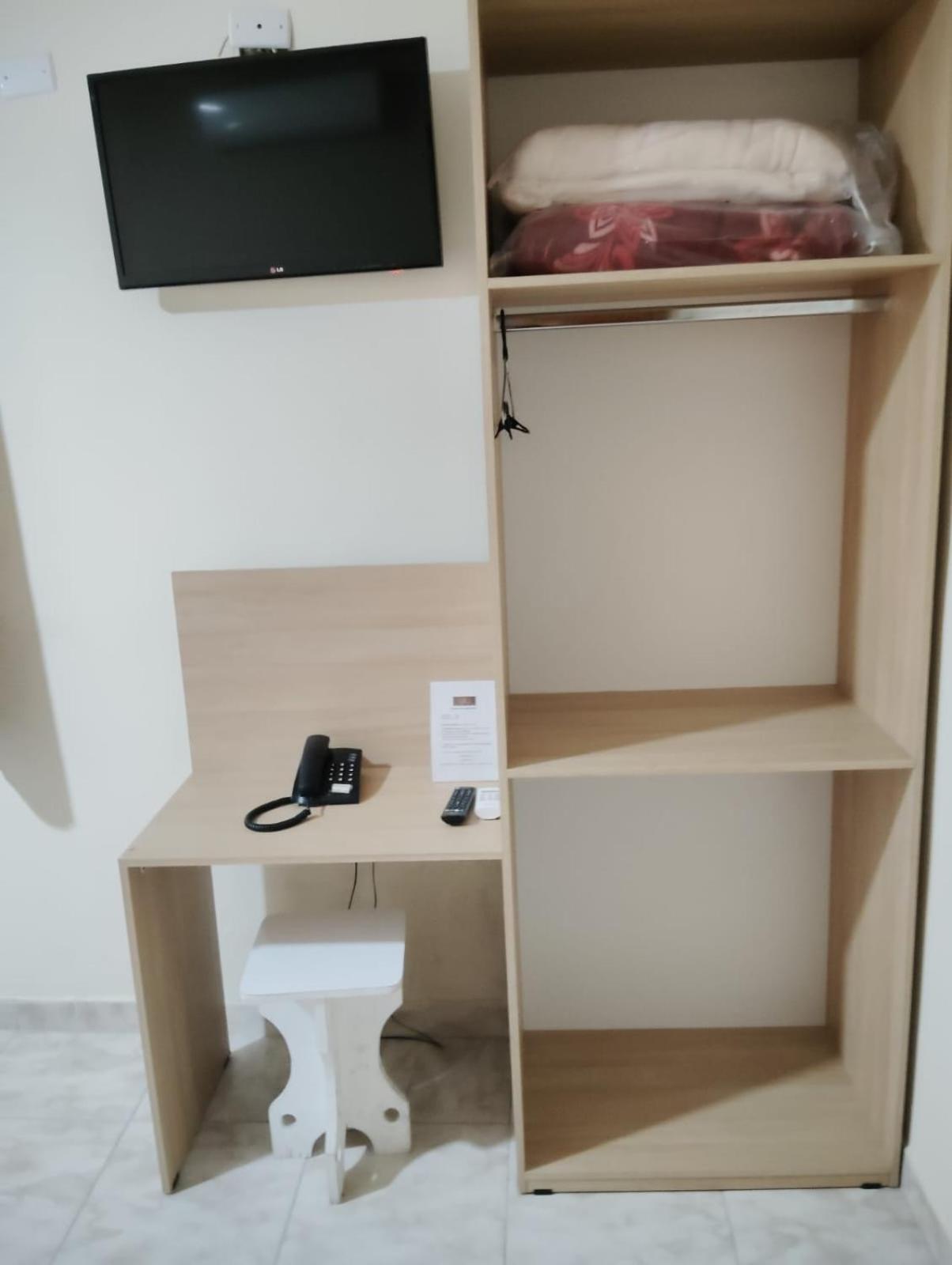 גווארולוס Attriun Hotel מראה חיצוני תמונה