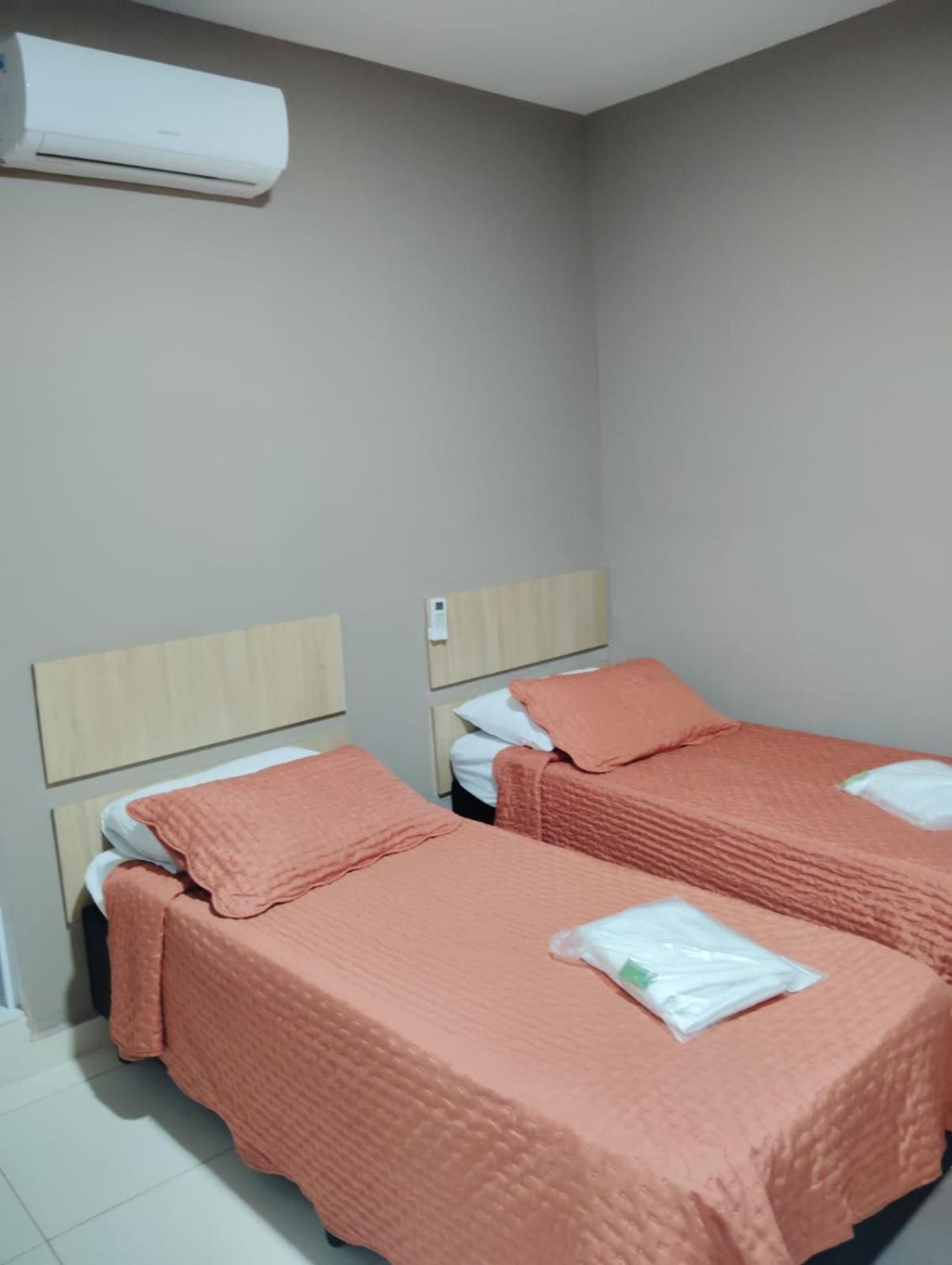 גווארולוס Attriun Hotel מראה חיצוני תמונה